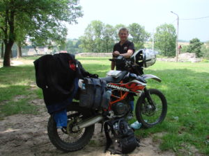  Paul ze swoim motorem KTM 690 